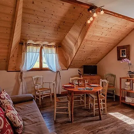 Les Alisiers Apartment *