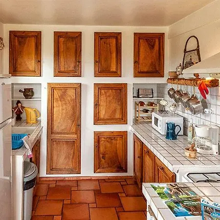 Les Alisiers Apartment *